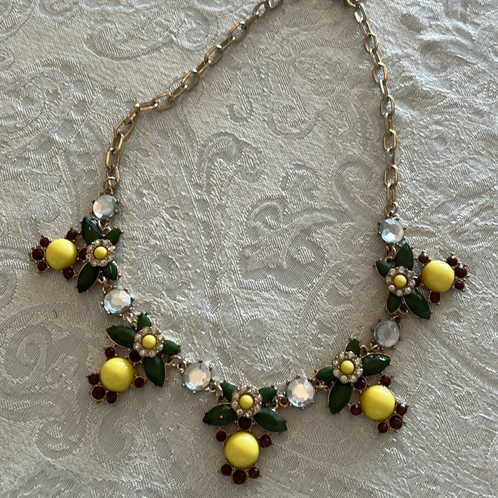 Adjustable glass bead flower necklace
